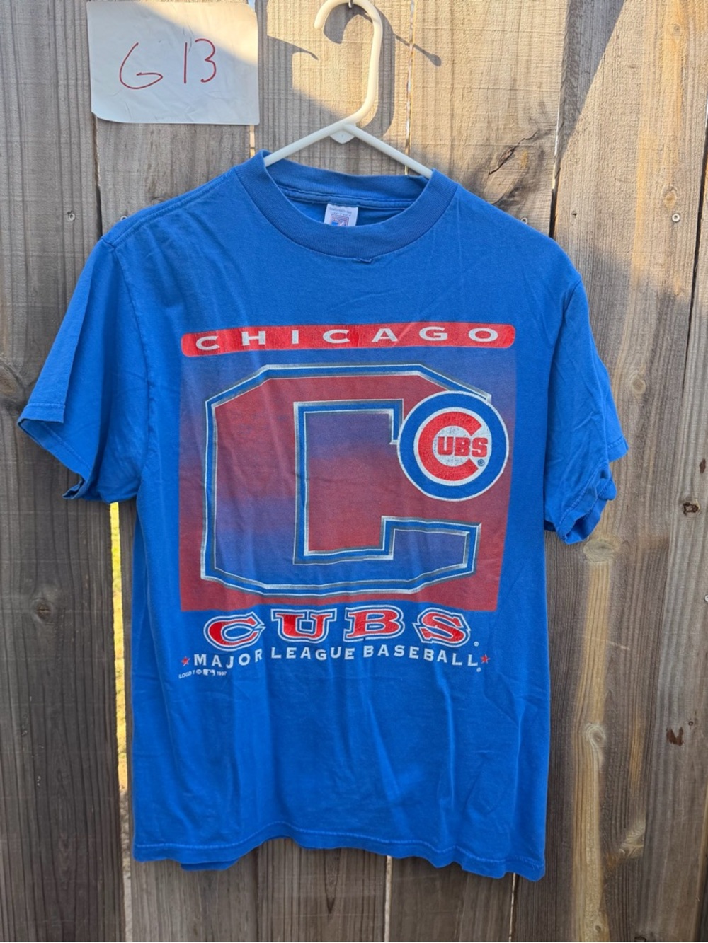 Vintage 1997 Chicago Cubs Blue Graphic Tee Size Medium